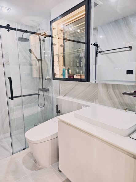 room interior and bathroom of Klass Silom Condo