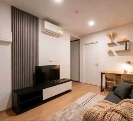 bedroom and living room of Klos Ratchada7 Condominium (โคลส รัชดา 7)