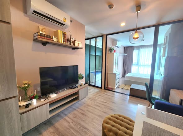 living room and room interior of Knightsbridge Collage Sukhumvit 107