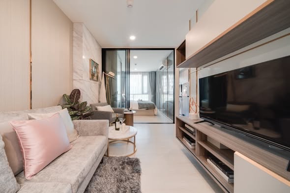 bedroom and living room of KnightsBridge Phaholyothin Interchange