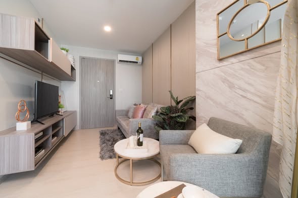 bedroom and living room and bathroom of KnightsBridge Phaholyothin Interchange