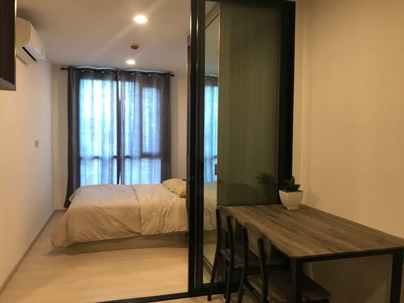 bedroom and room interior of KnightsBridge Phaholyothin Interchange