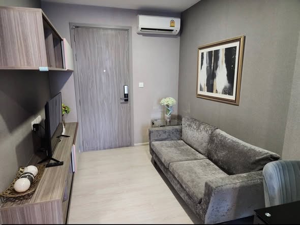living room and bedroom of KnightsBridge Phaholyothin Interchange