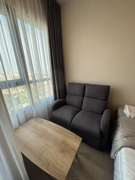 bedroom and living room of KnightsBridge Prime Onnut