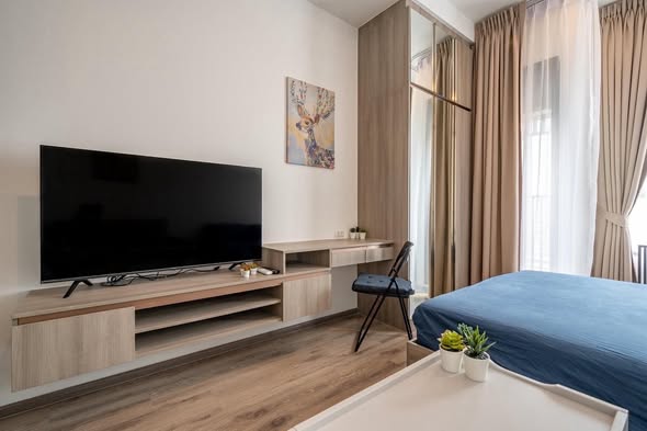 bedroom and living room of KnightsBridge Prime Onnut