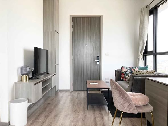 bedroom and living room and room interior of KnightsBridge Prime Onnut