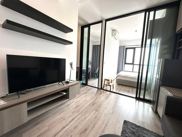 living room and bedroom and room interior of KnightsBridge Prime Onnut