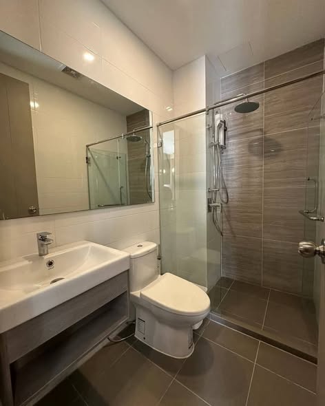 room interior and bathroom of KnightsBridge Prime Onnut