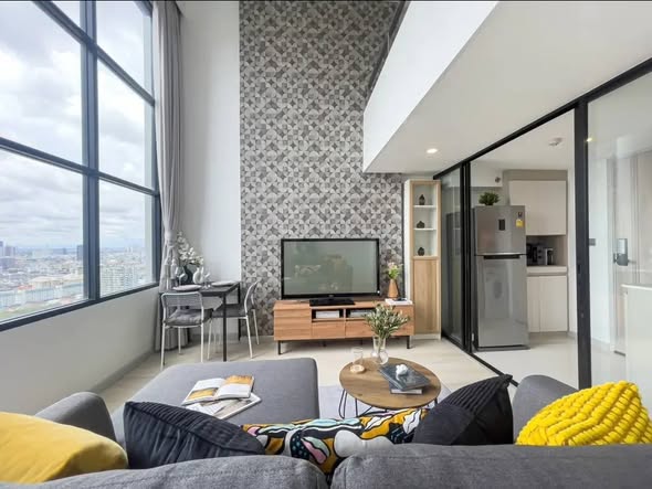 bedroom and living room of KnightsBridge Prime Sathon