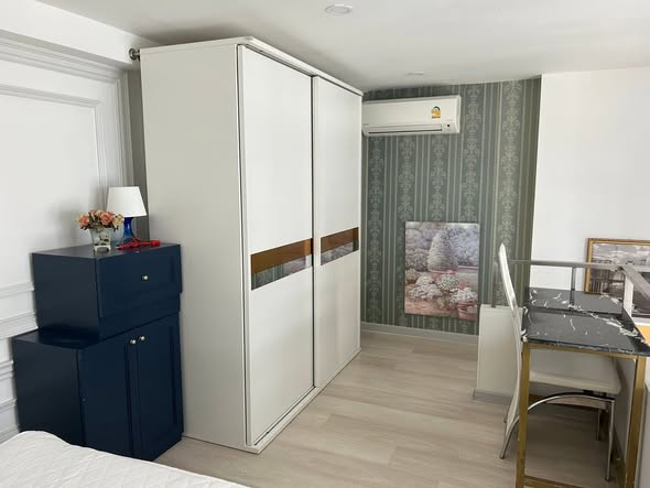 bedroom and room interior of KnightsBridge Prime Sathon