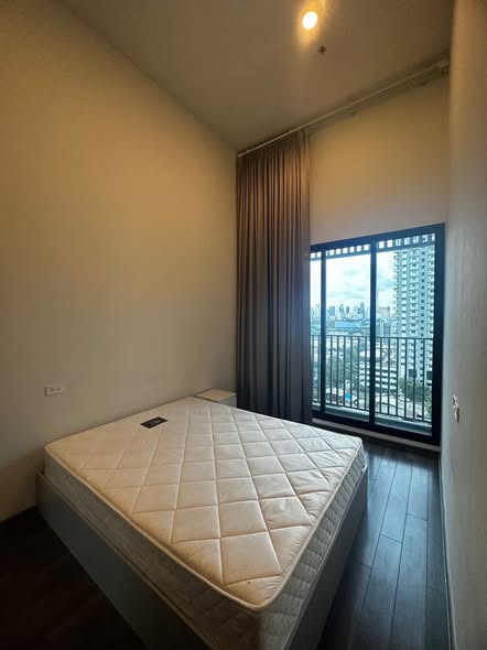 bedroom of KnightsBridge Space Rama9