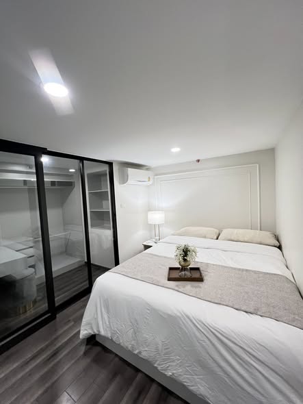 bedroom and room interior of KnightsBridge Space Rama9