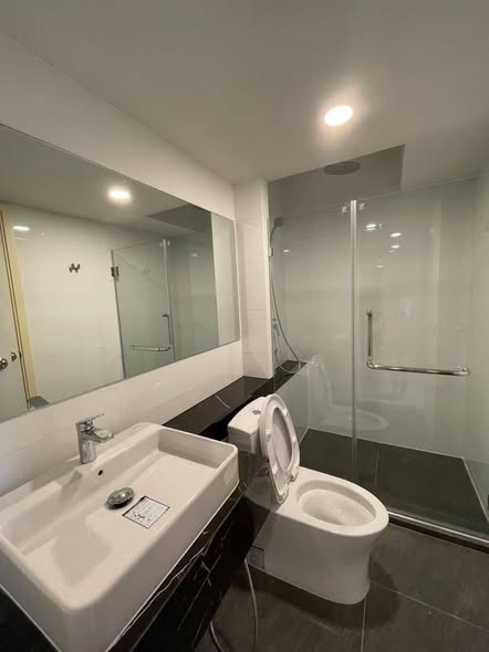 room interior of KnightsBridge Space Rama9