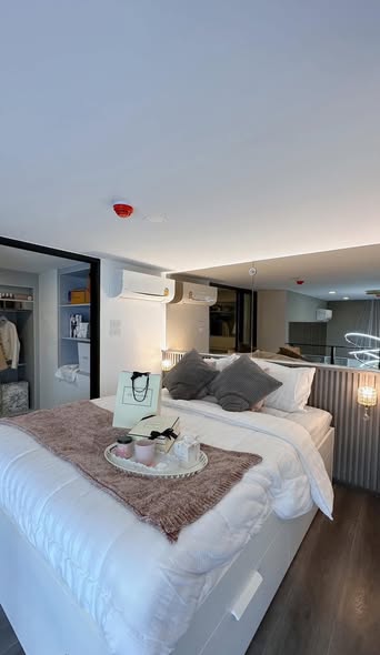 bedroom of KnightsBridge Space Ratchayothin