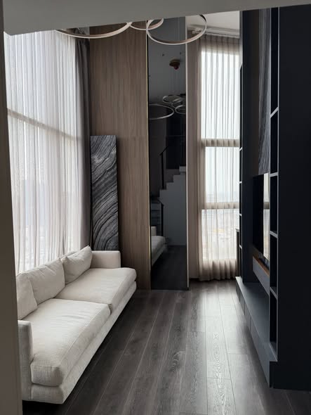 living room and room interior of KnightsBridge Space Ratchayothin
