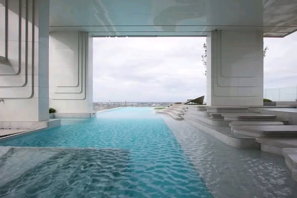 pool of Knightsbridge Sukhumvit-Thepharak