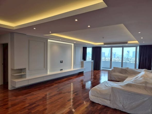 living room and bedroom of La Cascade