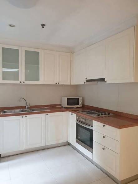 kitchen of La Vie en Rose Place