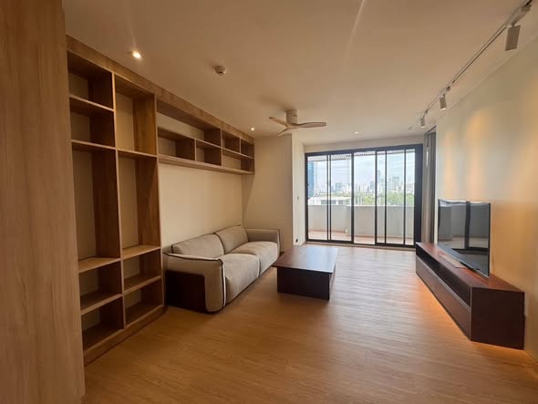 living room and room interior of Lake Avenue Condominium