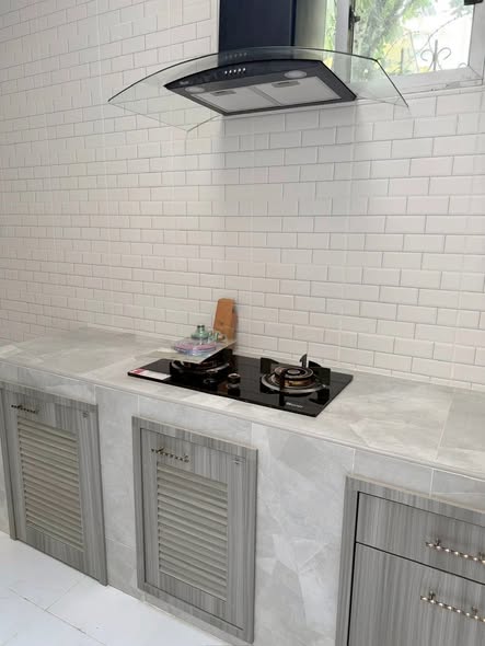 bathroom and kitchen of Lan Thong Village