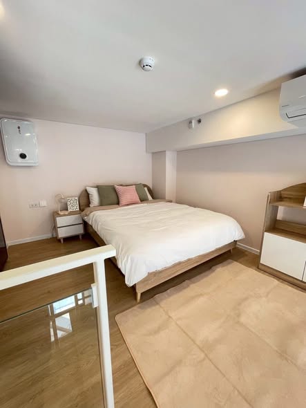 bedroom of Landmark @MRTA Station