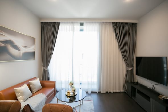 bedroom and living room of LAVIQ Sukhumvit 57