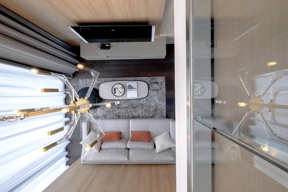 bedroom and room interior of LAVIQ Sukhumvit 57