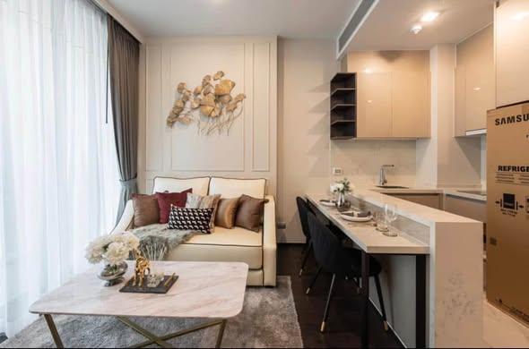 living room and bedroom and bathroom of LAVIQ Sukhumvit 57