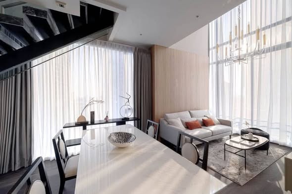 living room and room interior of LAVIQ Sukhumvit 57