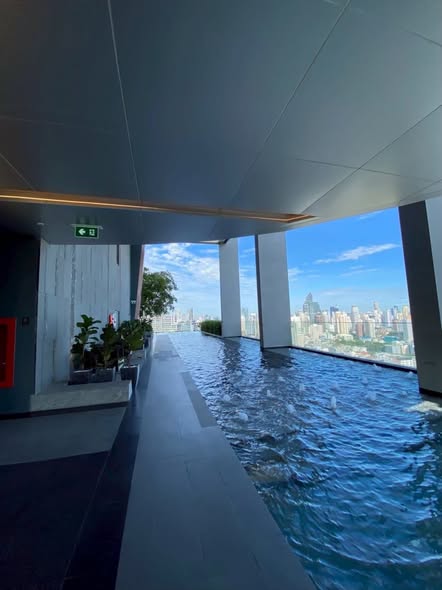 pool of LAVIQ Sukhumvit 57