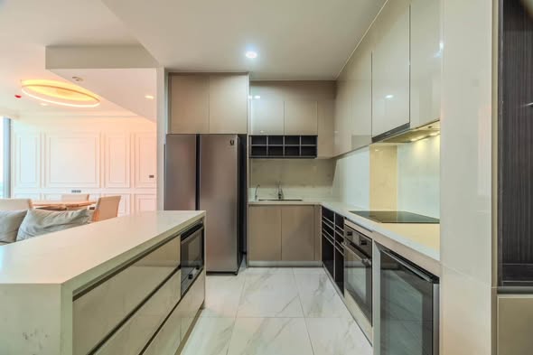 room interior and kitchen of LAVIQ Sukhumvit 57
