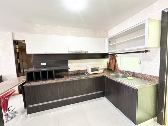 kitchen of Le Celeste Condominium เลอเซเเลส คอนโดมิเนียม