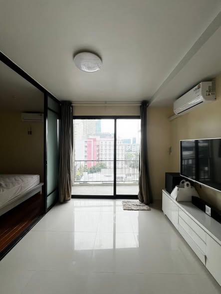 bedroom of Le Cote Sukhumvit 14