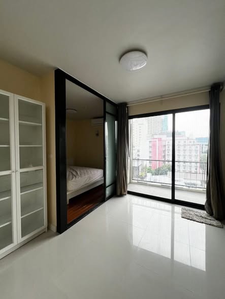 bedroom and room interior of Le Cote Sukhumvit 14