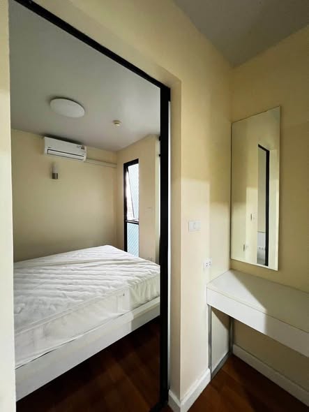 bedroom and room interior of Le Cote Sukhumvit 14