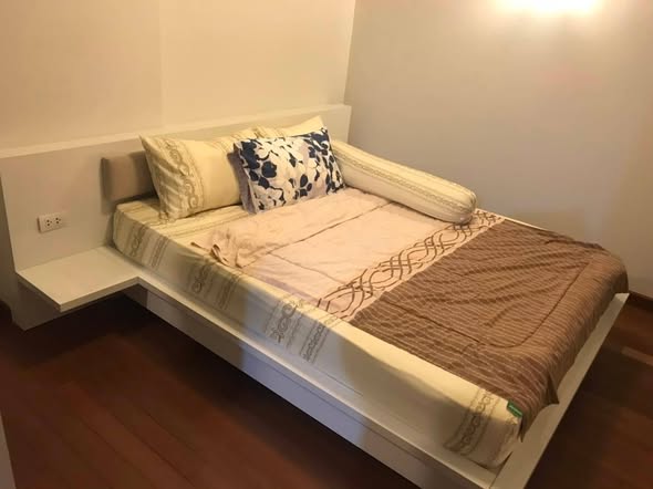 bedroom of Le Cote Thong Lo 8