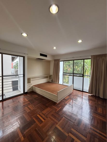 bedroom of Le Cote Thong Lo 8