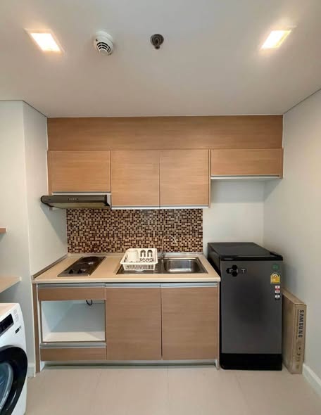 bathroom and kitchen of Le Luk Condominium