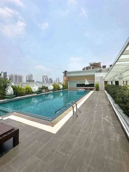 pool of LE NICE CONDO
