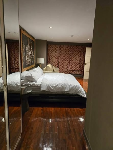 bedroom of lebua at State Tower