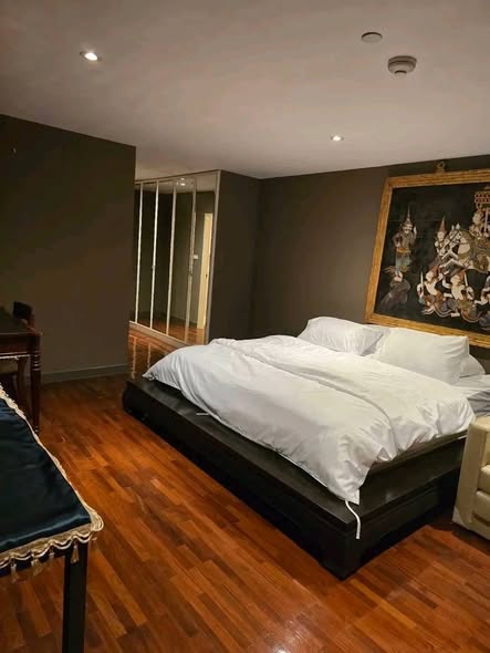 bedroom of lebua at State Tower