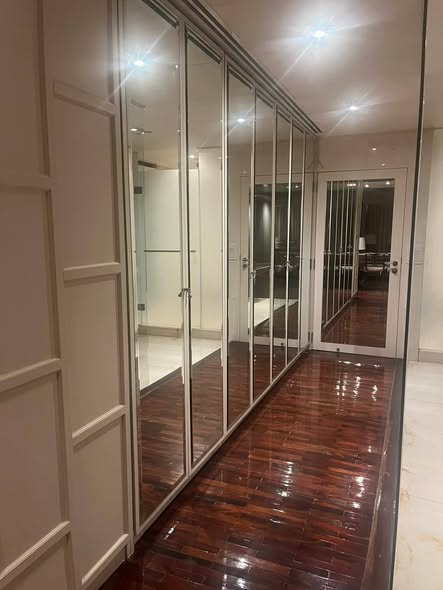 room interior of lebua at State Tower