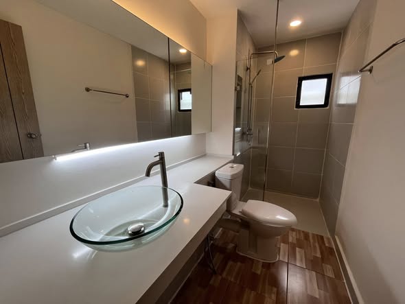 bathroom of Level Bangna
