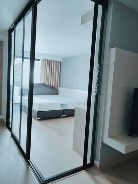bedroom and room interior of Level Bangna