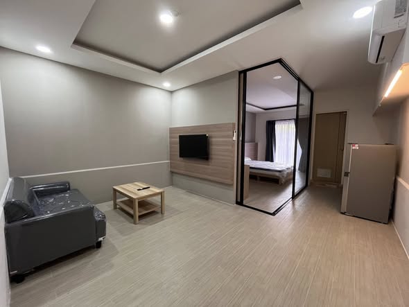 bedroom and room interior of Level Bangna