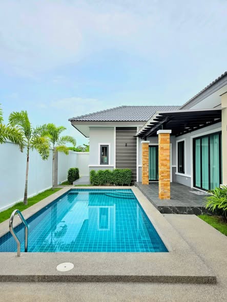 pool of Level FIVE Pool Villa – บ้านพักเลเวลไฟว์พูลวิลล่า