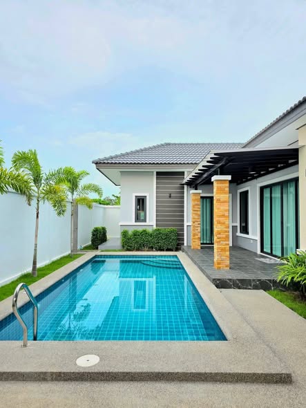 pool of Level FIVE Pool Villa – บ้านพักเลเวลไฟว์พูลวิลล่า