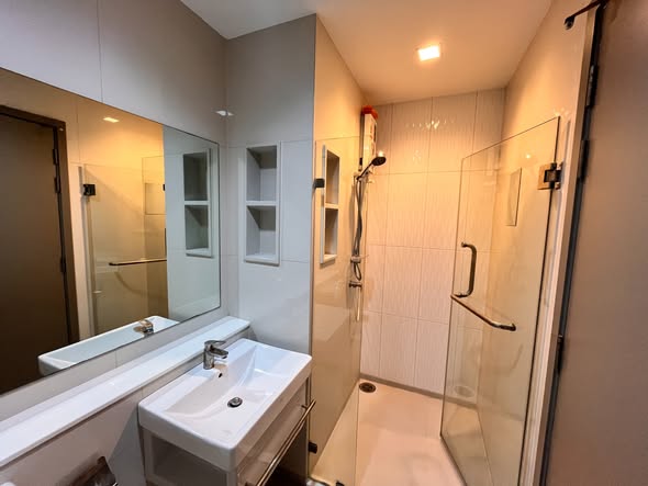 bathroom of Life Asoke – Rama 9