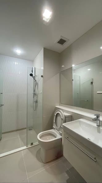 bathroom of Life Asoke – Rama 9
