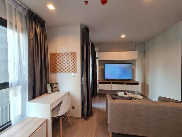 bedroom and living room of Life Asoke – Rama 9